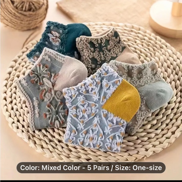 NWT 5 Pair Cottagecore Aesthetic Embroidered 3d Floral Ankle Socks - Picture 6 of 7